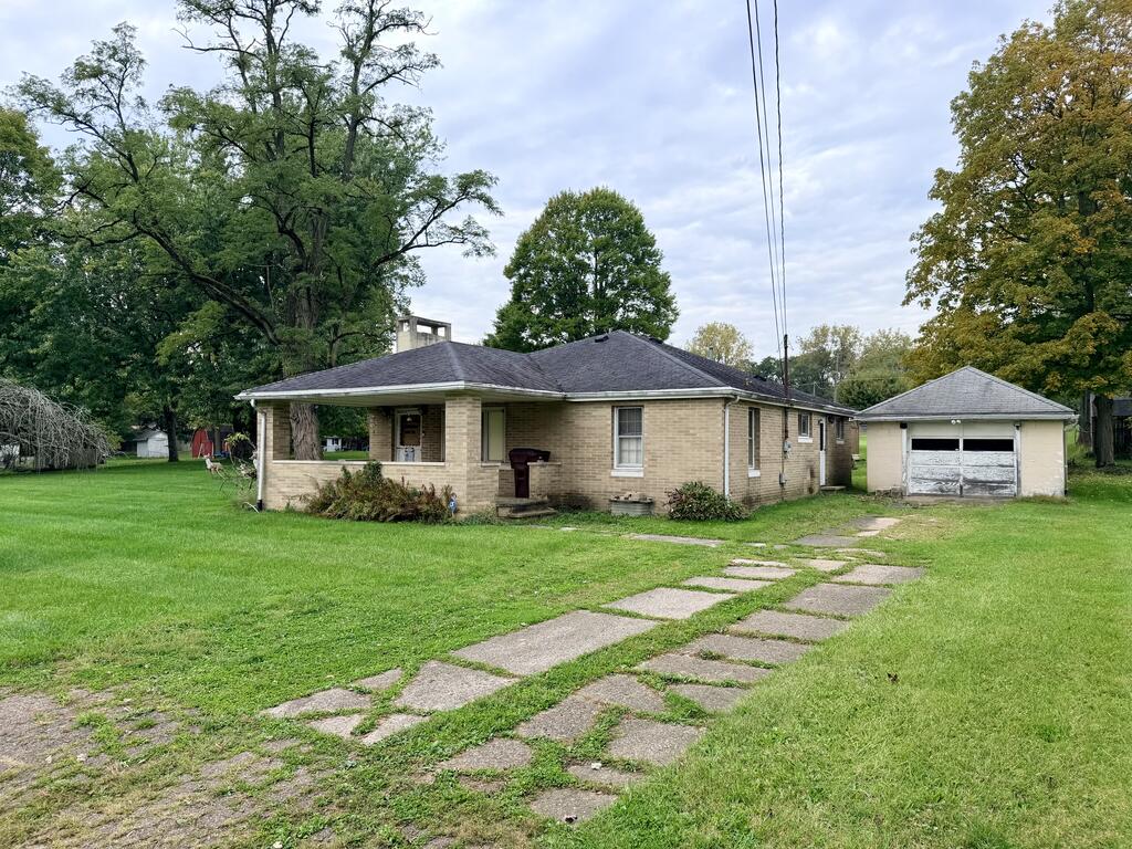 135 Oxford Ave — photo