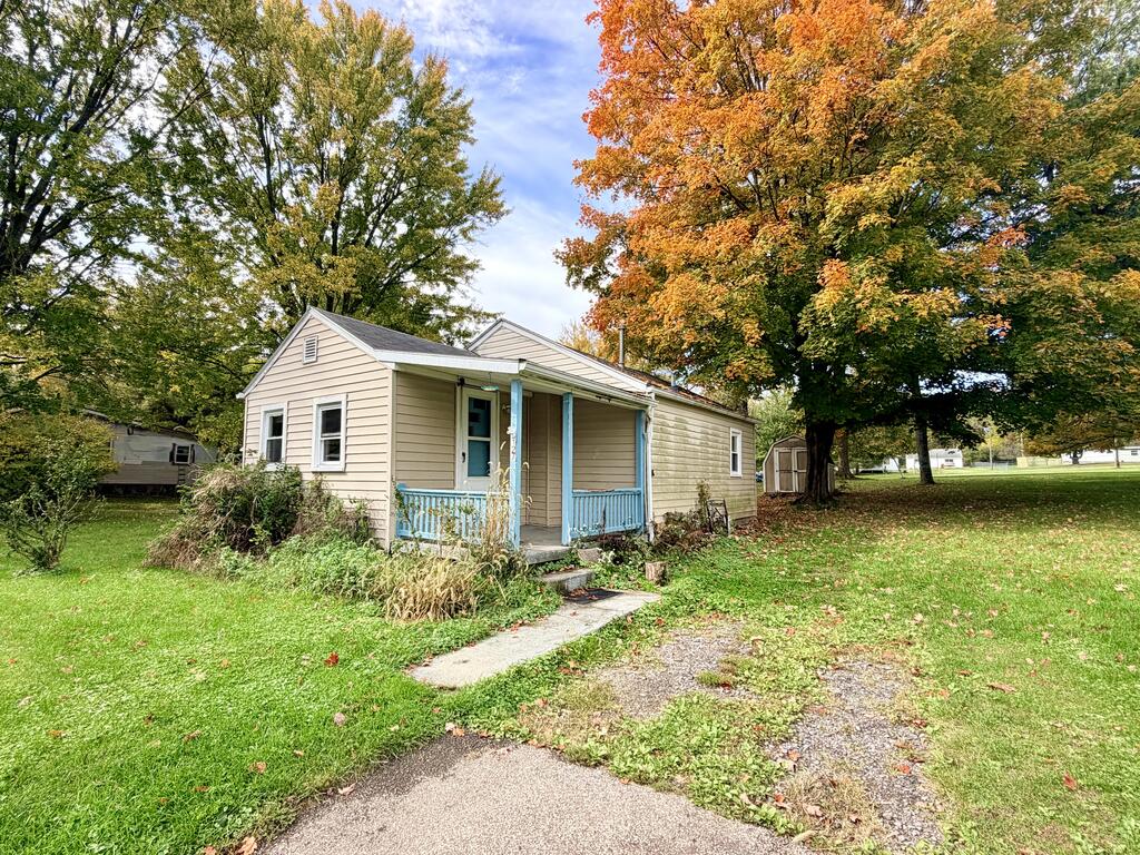 127 Oxford Ave — photo