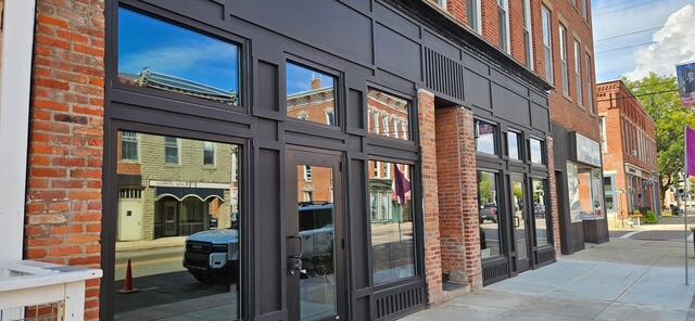 27 Main Street — photo