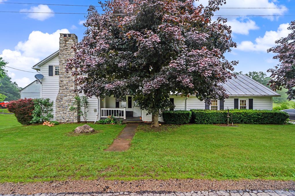 2444 Kings Corners Road East — photo