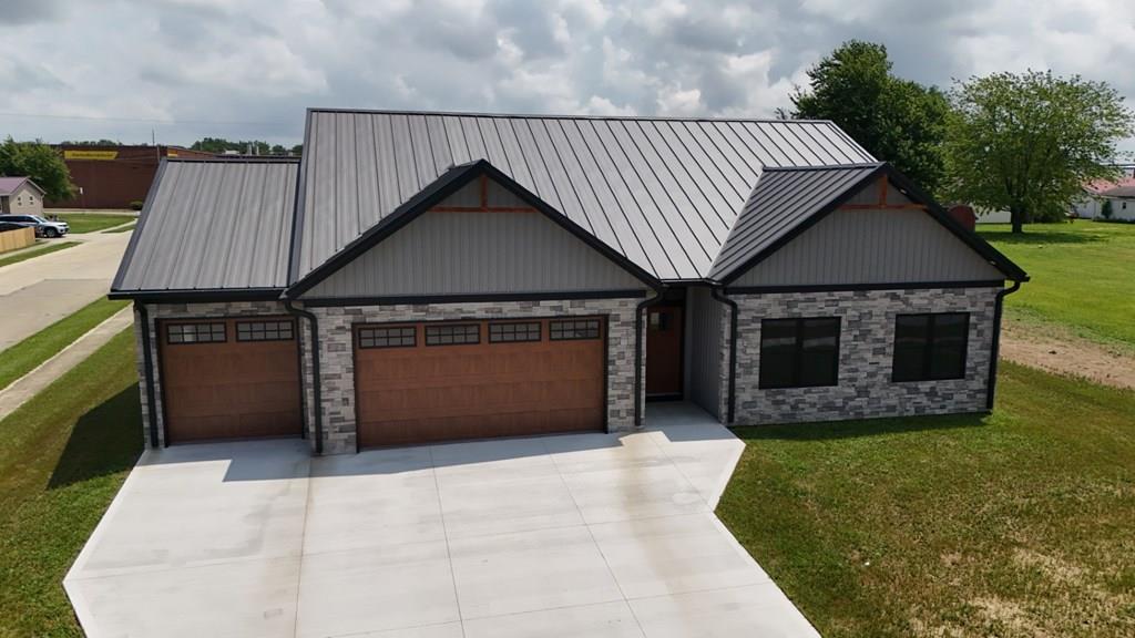 203 Crestwood Drive — photo