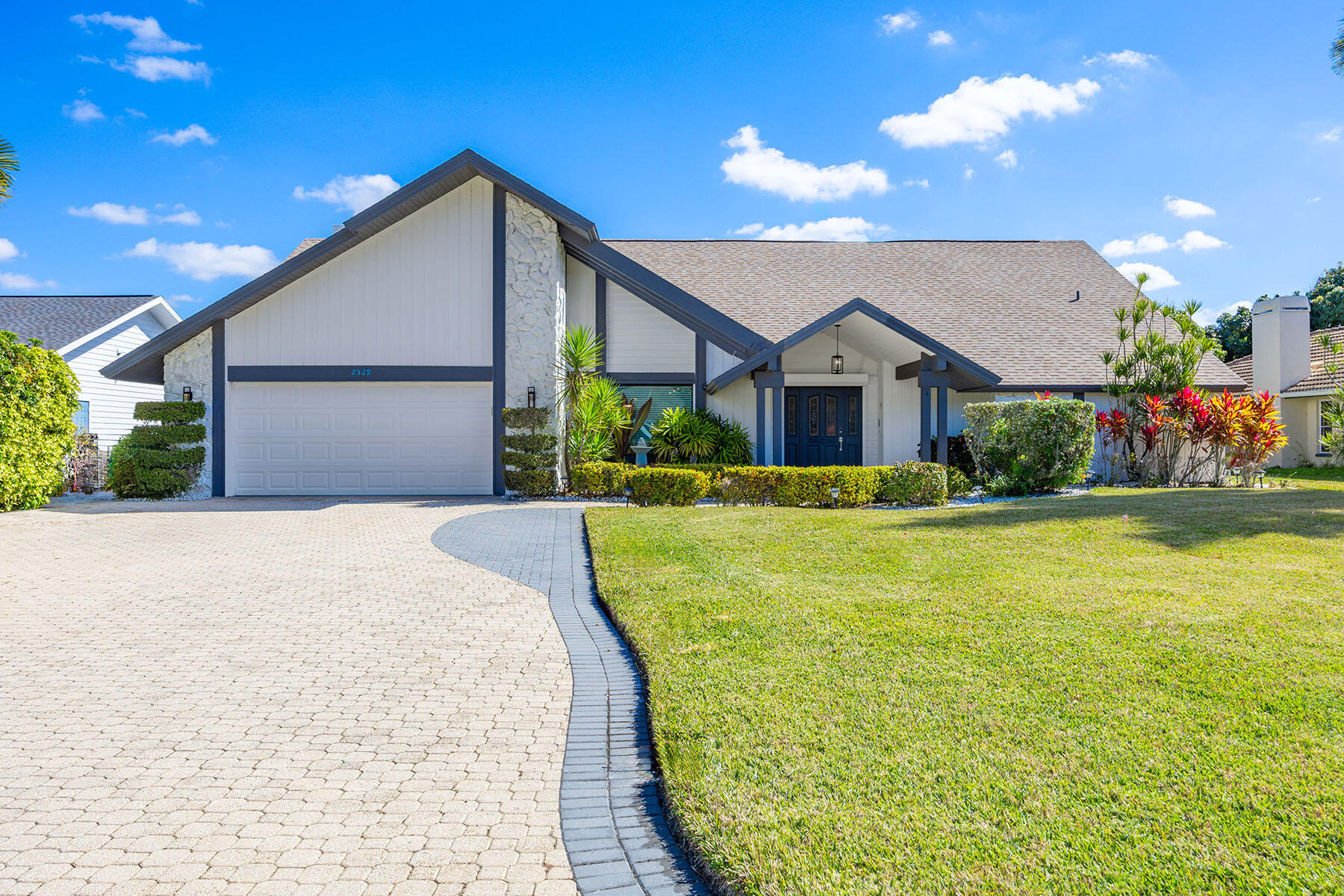 2529 Kings Lake Boulevard — photo