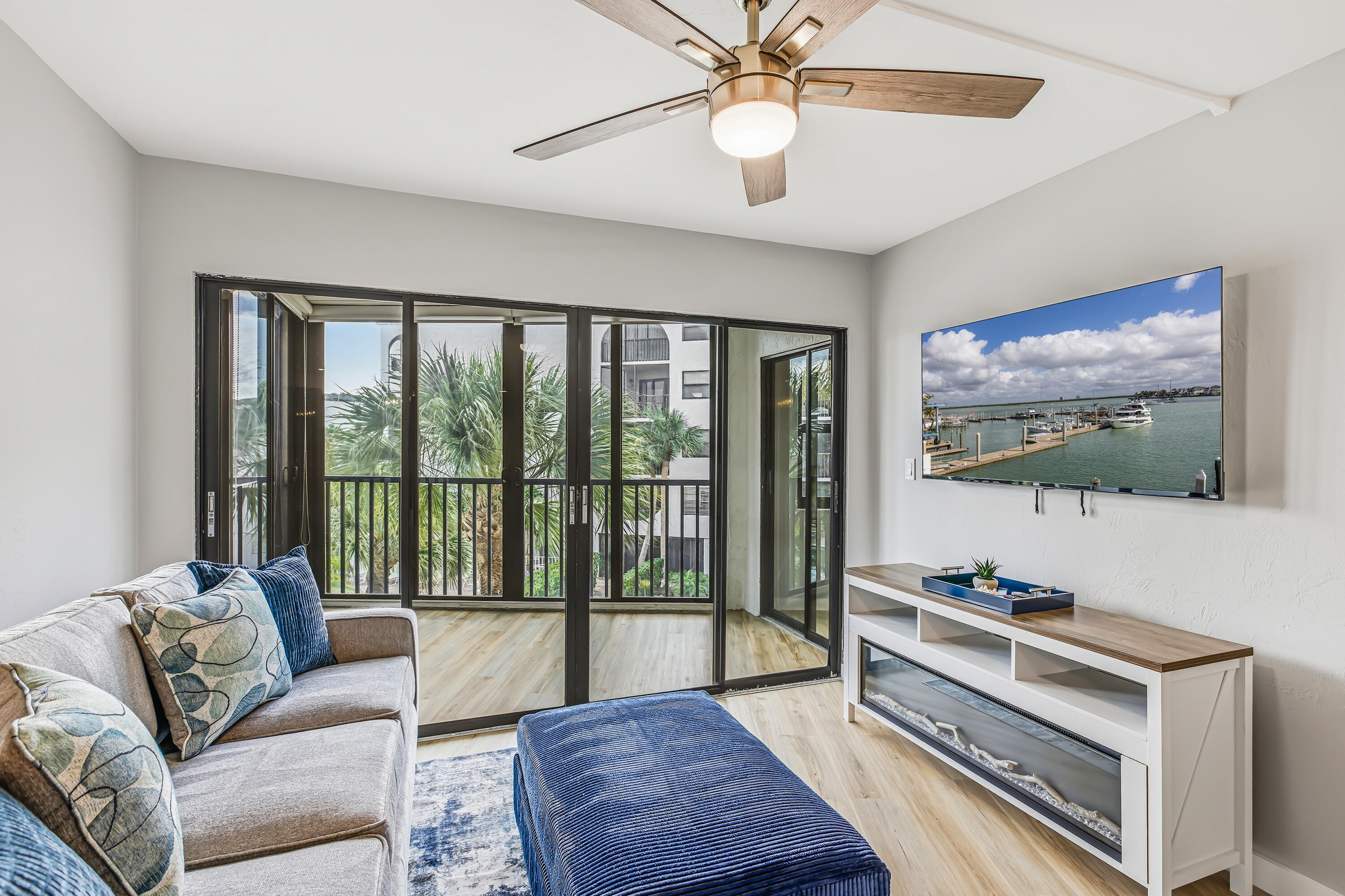 1027 Anglers Cove, 301 — photo