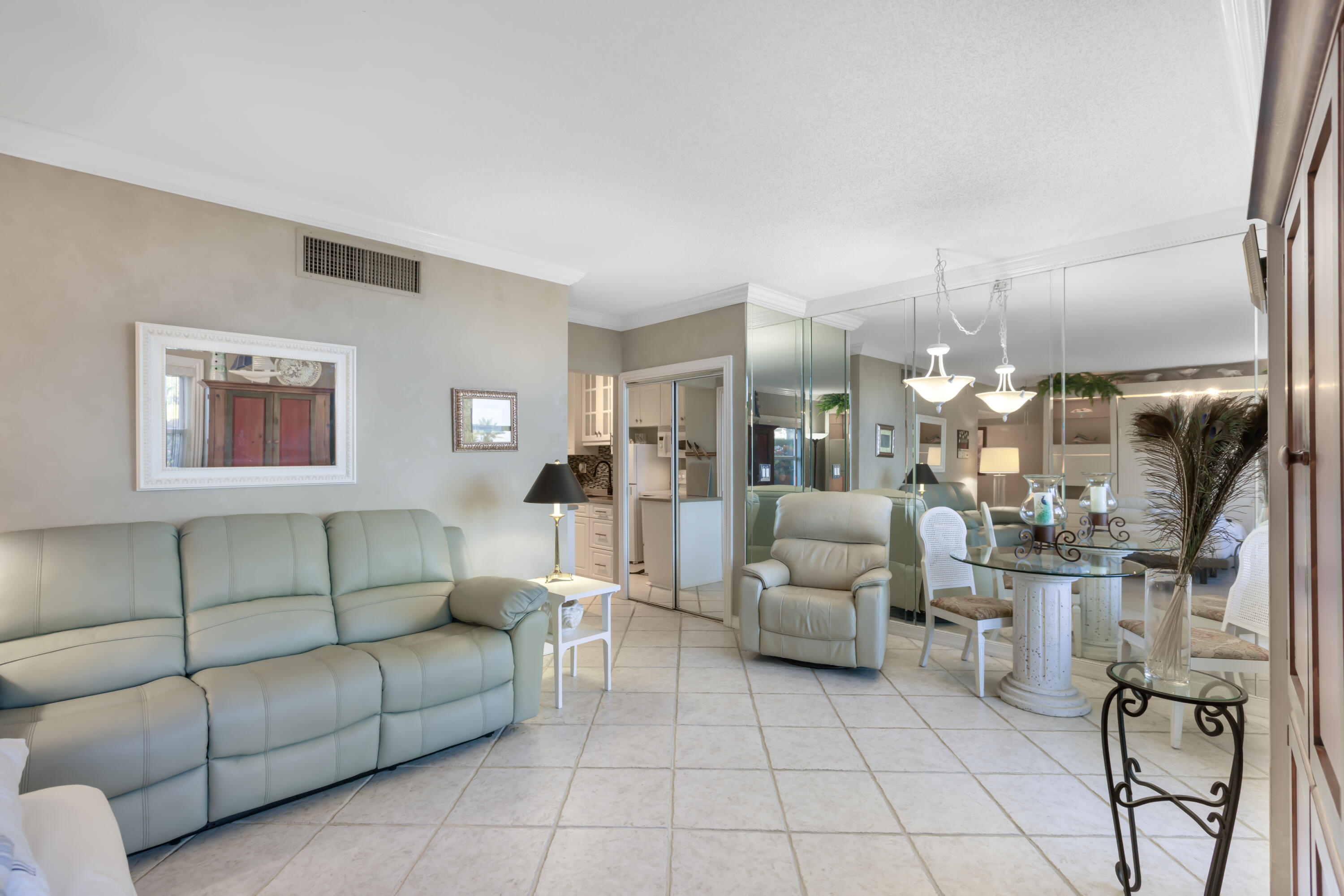 240 Seaview, 105 — photo