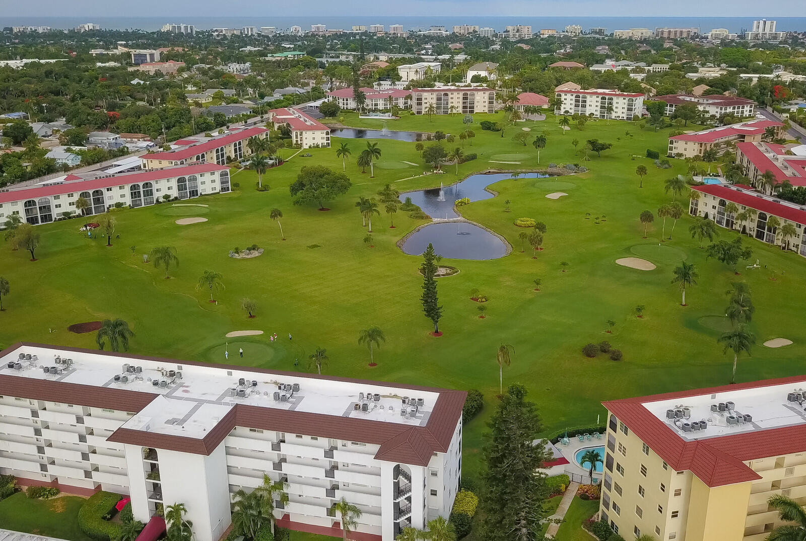 21 High Point Circle E #305, Naples, FL 34103 — photo 2