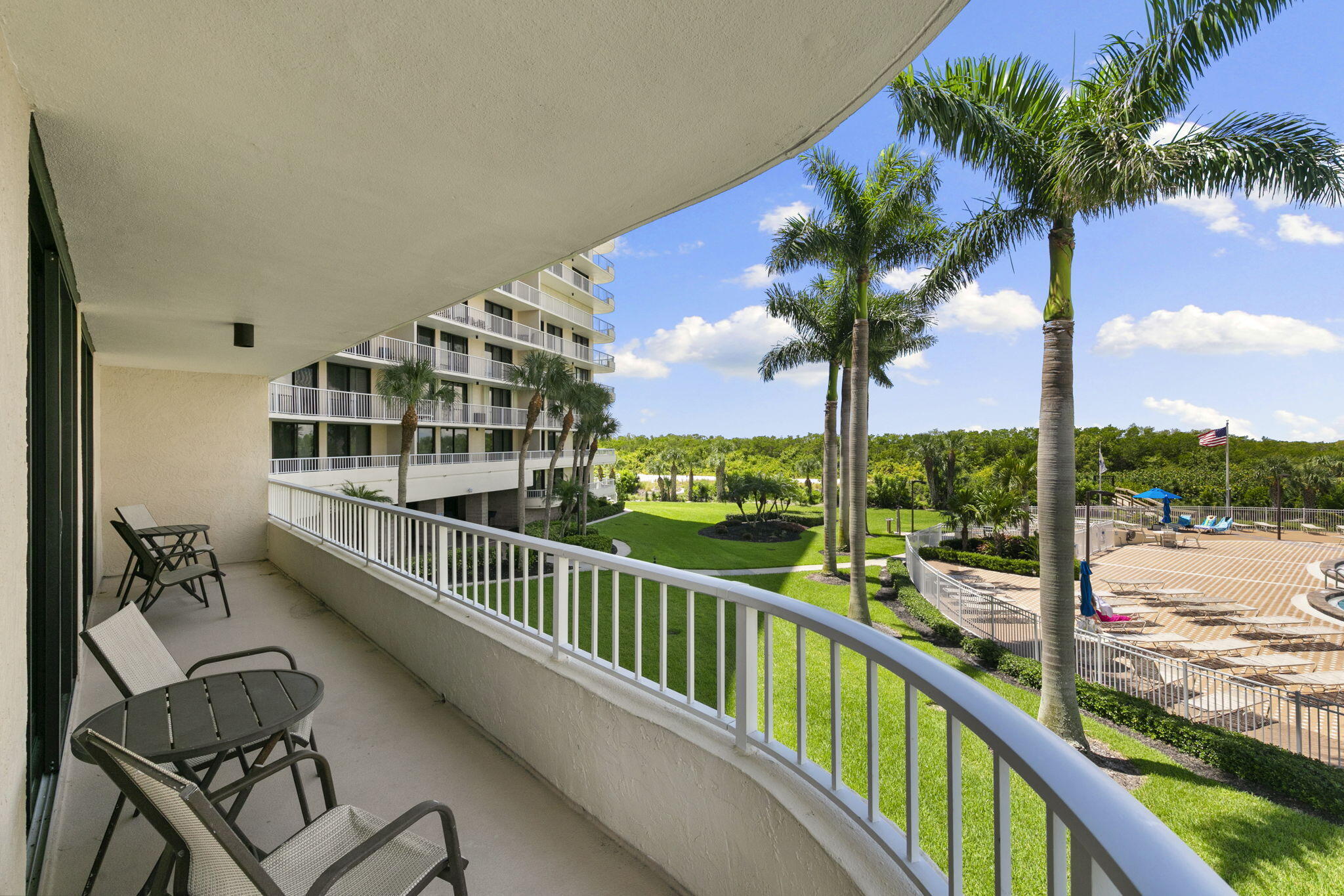 380 Seaview Court, 203 — photo