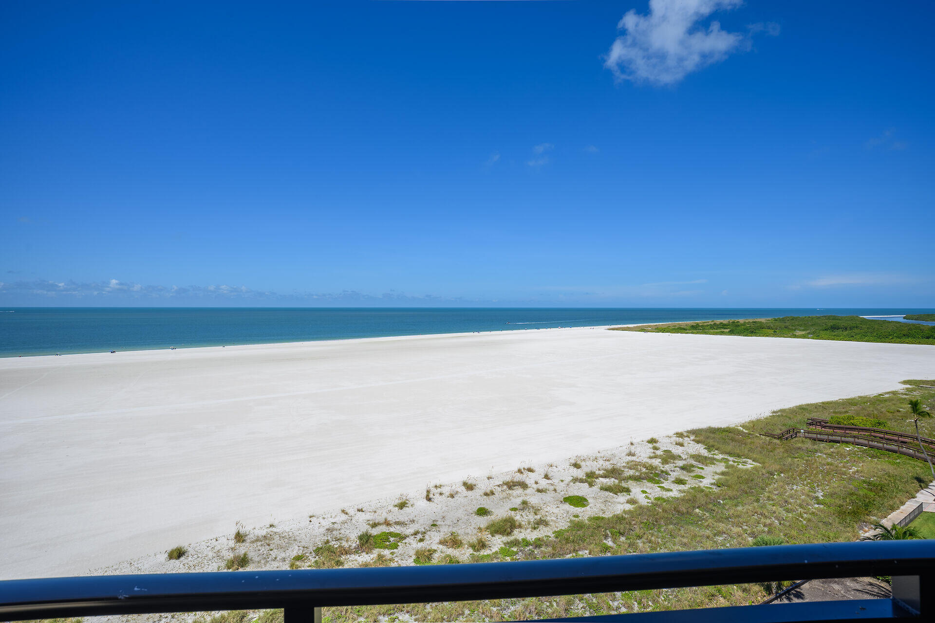 180 Seaview Court, 1009 — photo