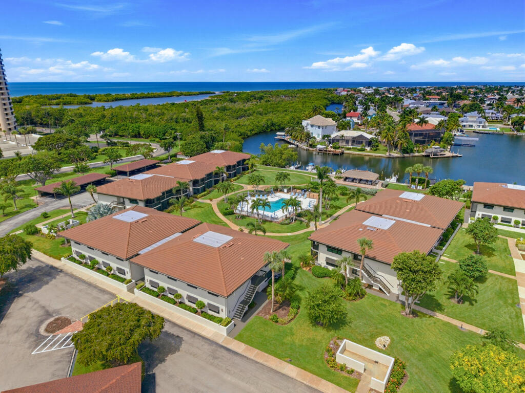 525 Seaview Court, M-4 — photo