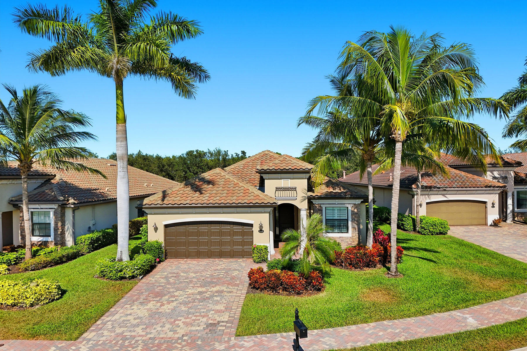 2906 Aviamar Circle — photo