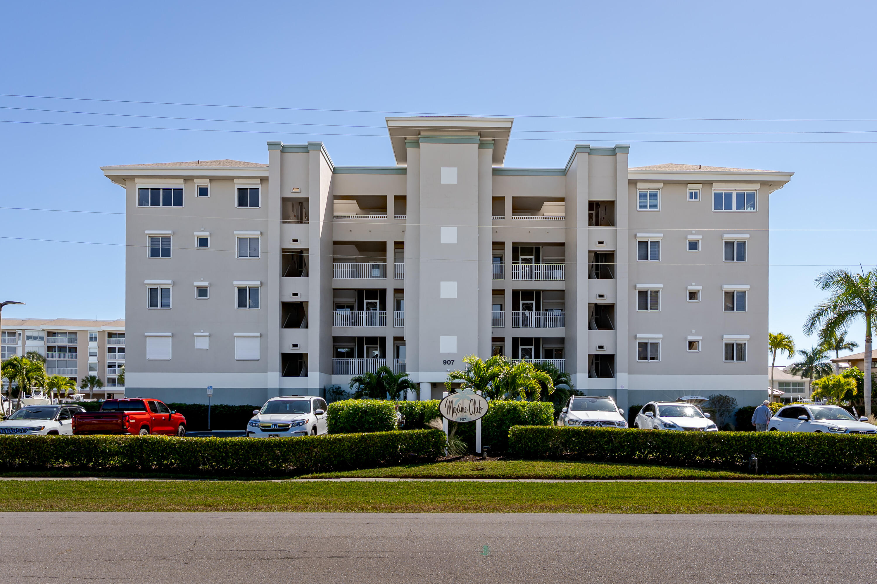 907 Panama Court, 203 — photo