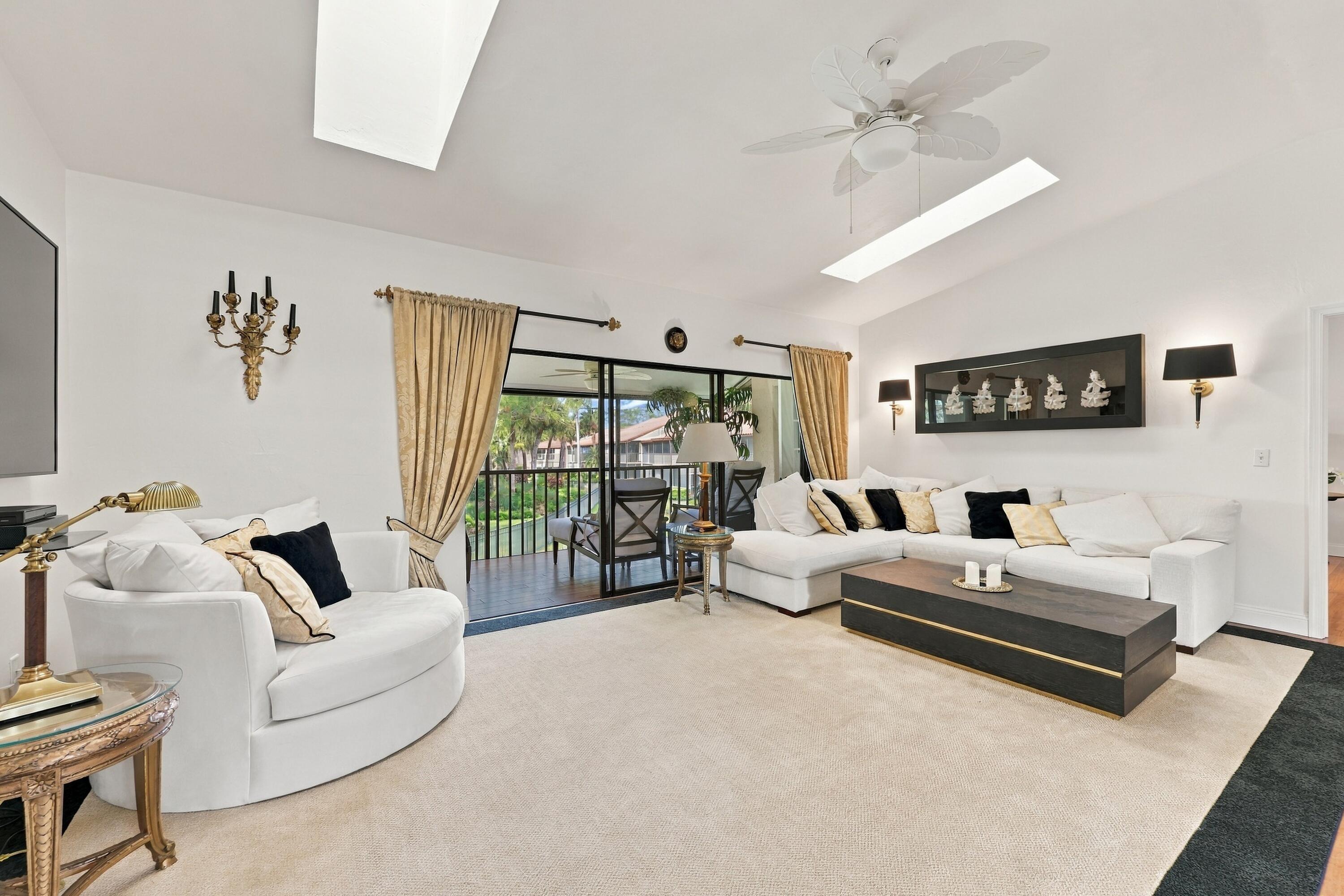 3231 HORSE CARRIAGE WAY — photo 3