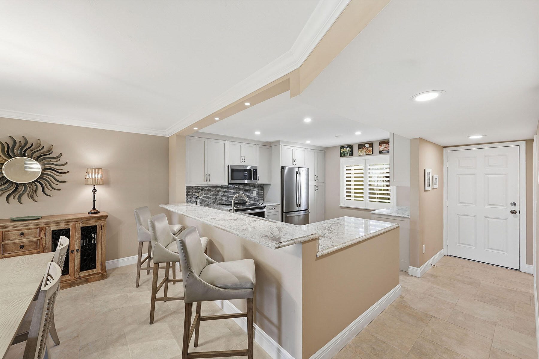 5863 Cobblestone, F-103 — photo