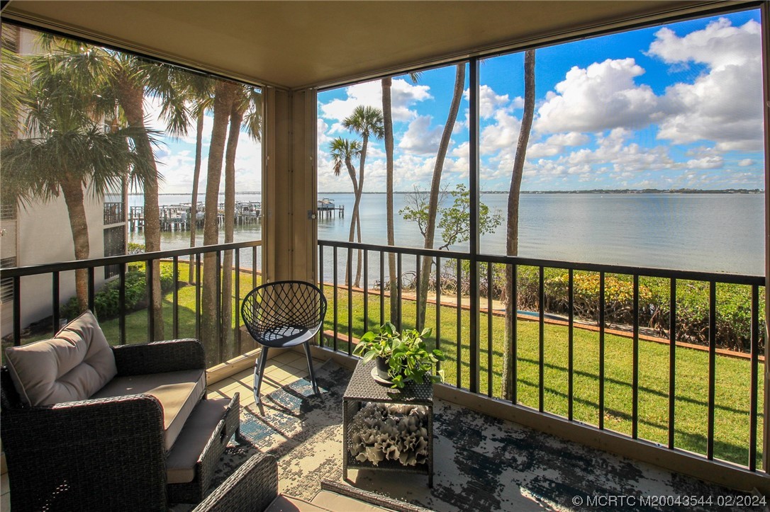 4440 NE Sandpebble Trace 201 — photo