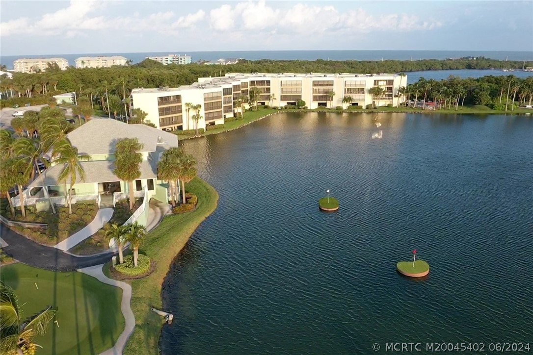 221 NE Plantation Road 215 — photo