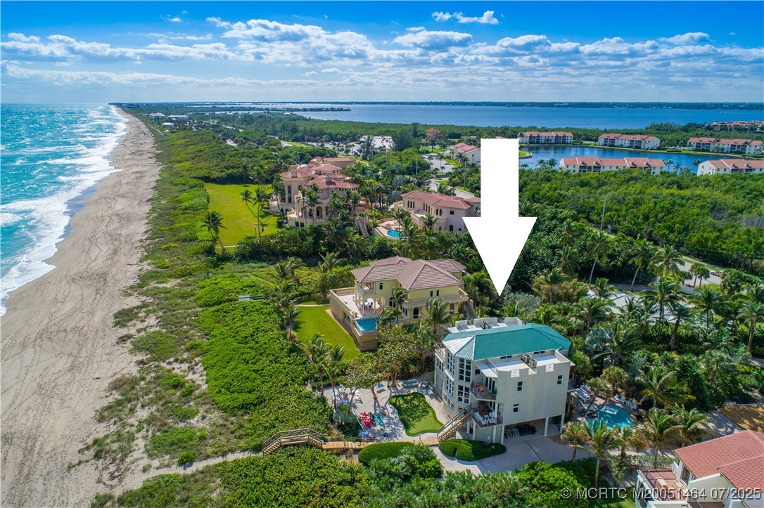 4643 NE Ocean Blvd — photo