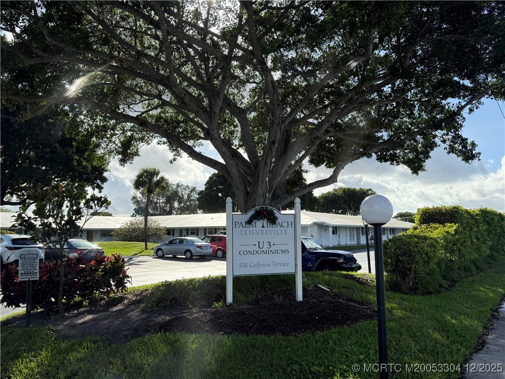 300 SW Golfview Terrace 152 — photo