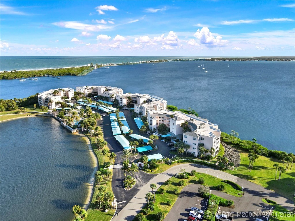 5700 NE Island Cove Way Unit 4301 — photo