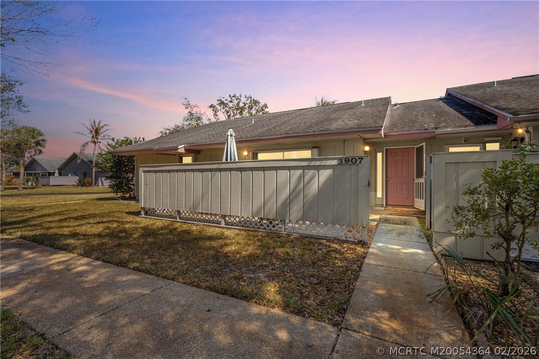 3907 NW Cinnamon Tree Circle — photo
