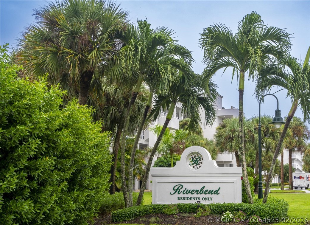 184 NE Edgewater Drive 1206 — photo