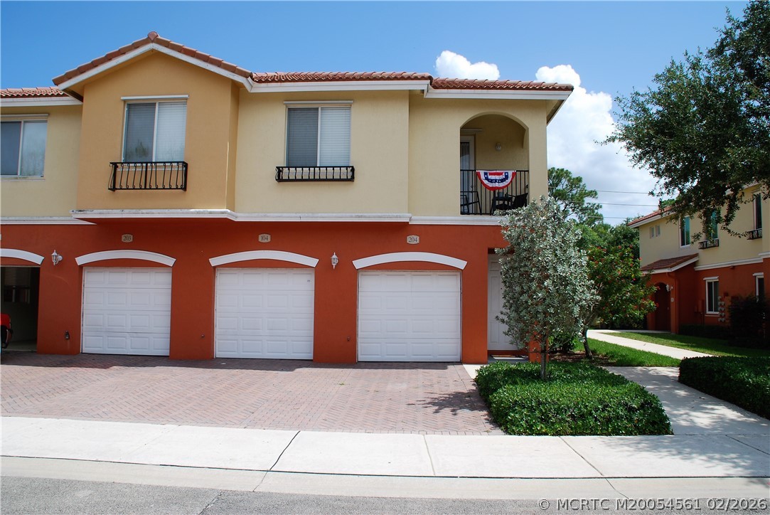 51 SE Sedona Circle 104 — photo