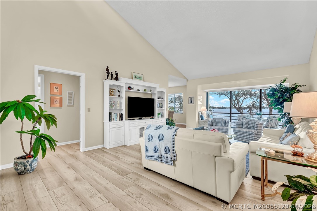 2560 NW Seagrass Drive 6B — photo