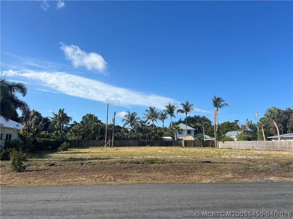 818 SE Riverside Drive, Stuart, FL 34994 — photo 2