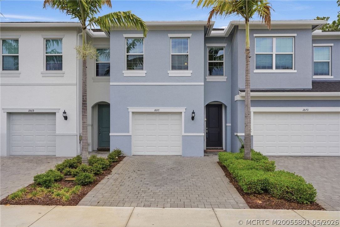 1871 SE Tarni Way — photo