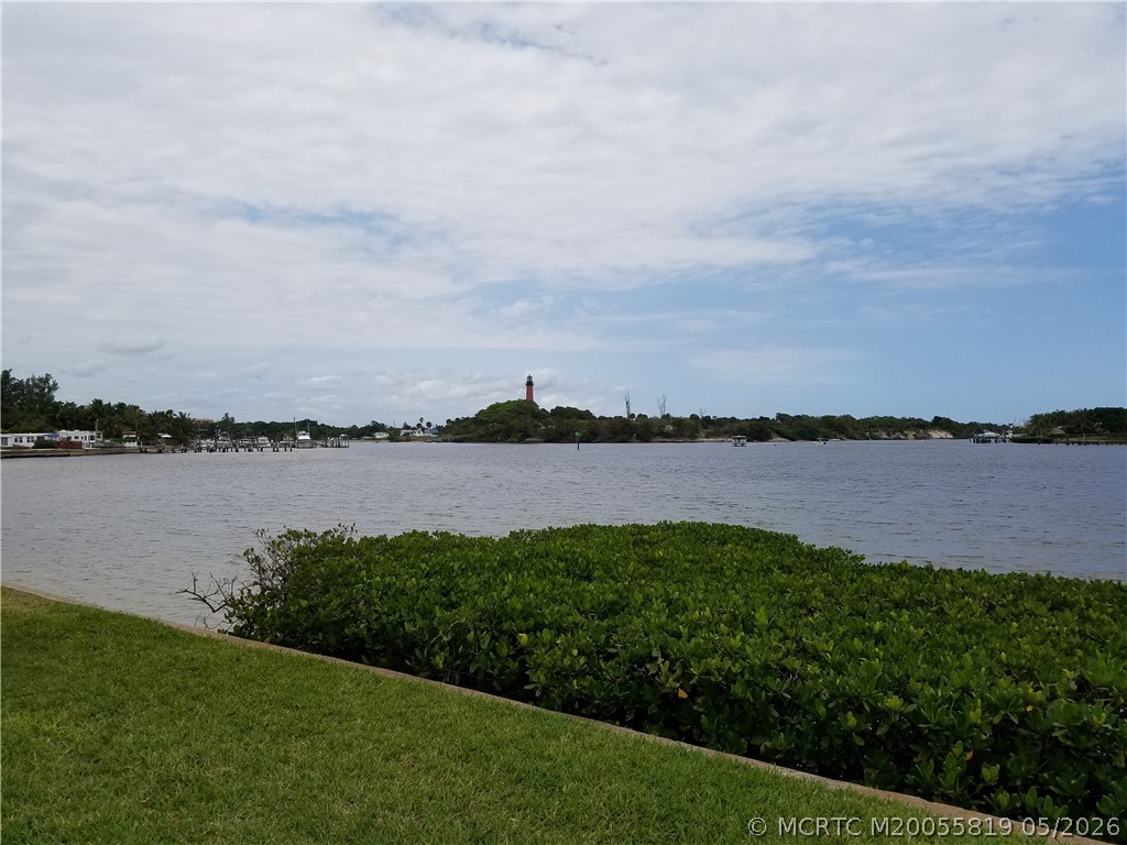 755 Saturn Street F205 — photo
