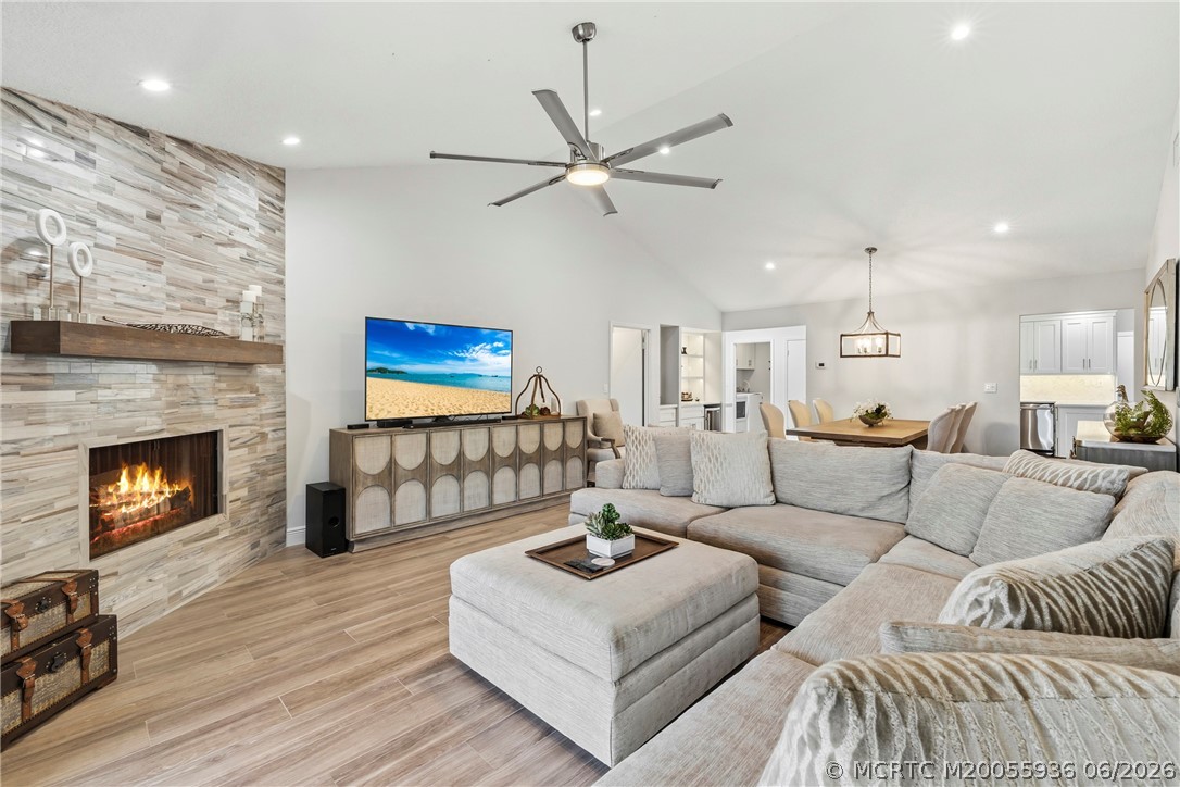 164 SE Crestwood Circle 8-64 — photo