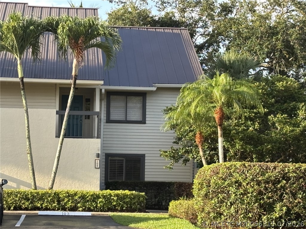5152 SE Club Way 104 — photo