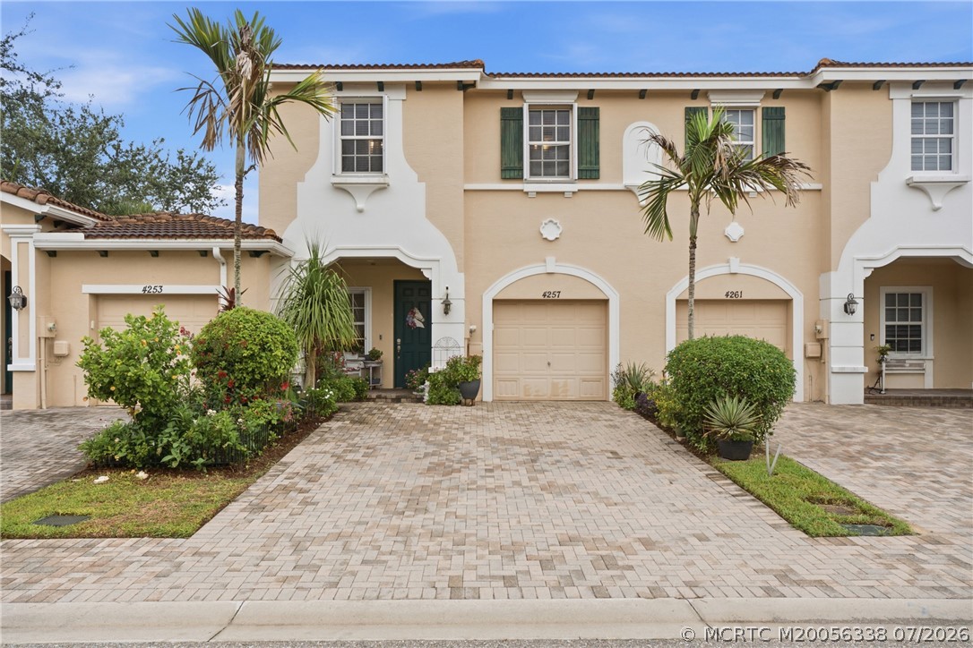4257 SW Pine Cove Court — photo