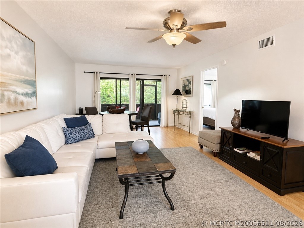 615 Oleander Street 103 — photo