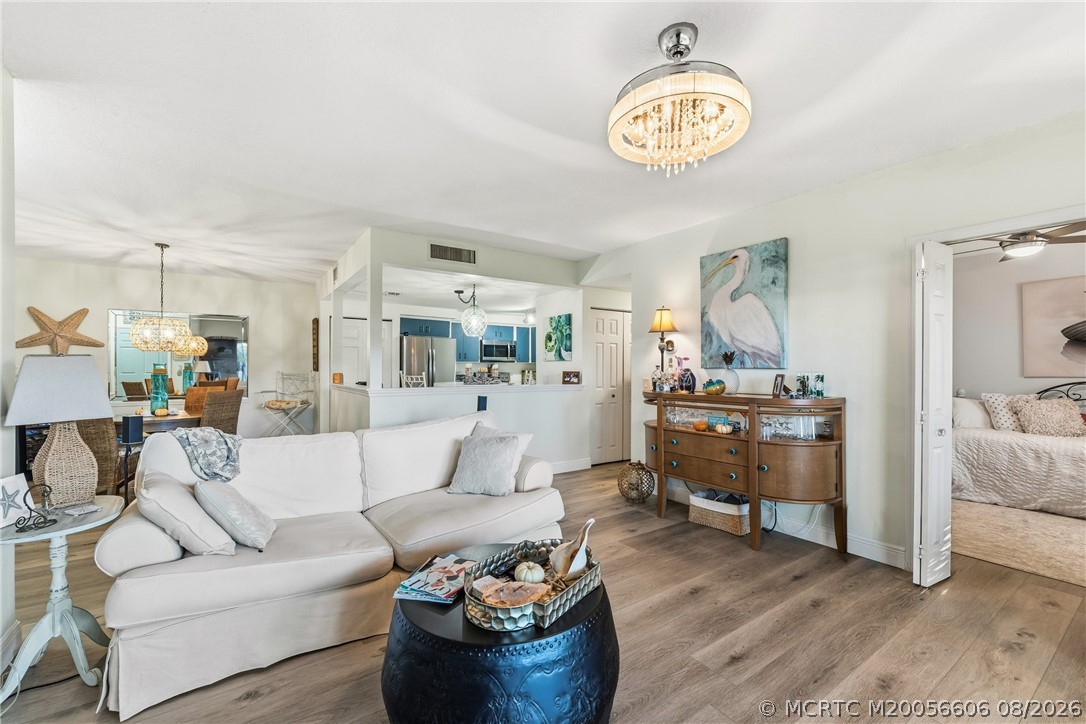 250 SE Four Winds Drive 105 — photo