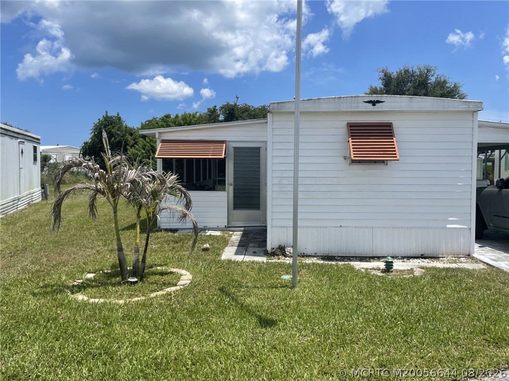 602 Tahiti Way NE — photo