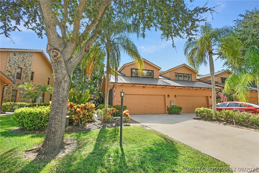 132 SE Crestwood Circle — photo