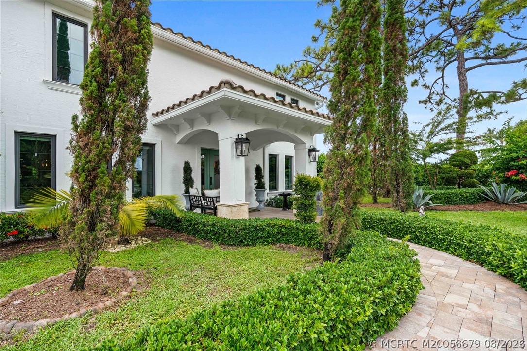 Home in Palm Beach Gardens, FL 33418 — photo 2