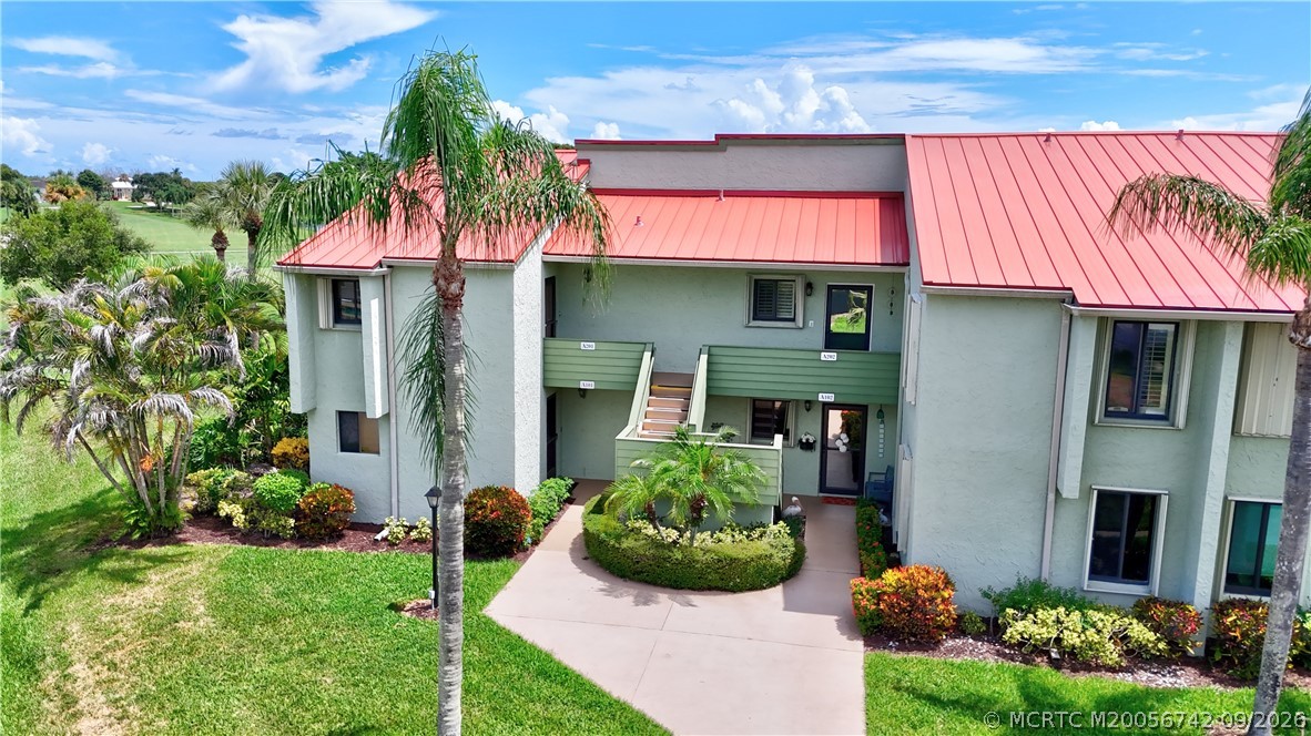 Home in Stuart, FL 34997 — photo 2