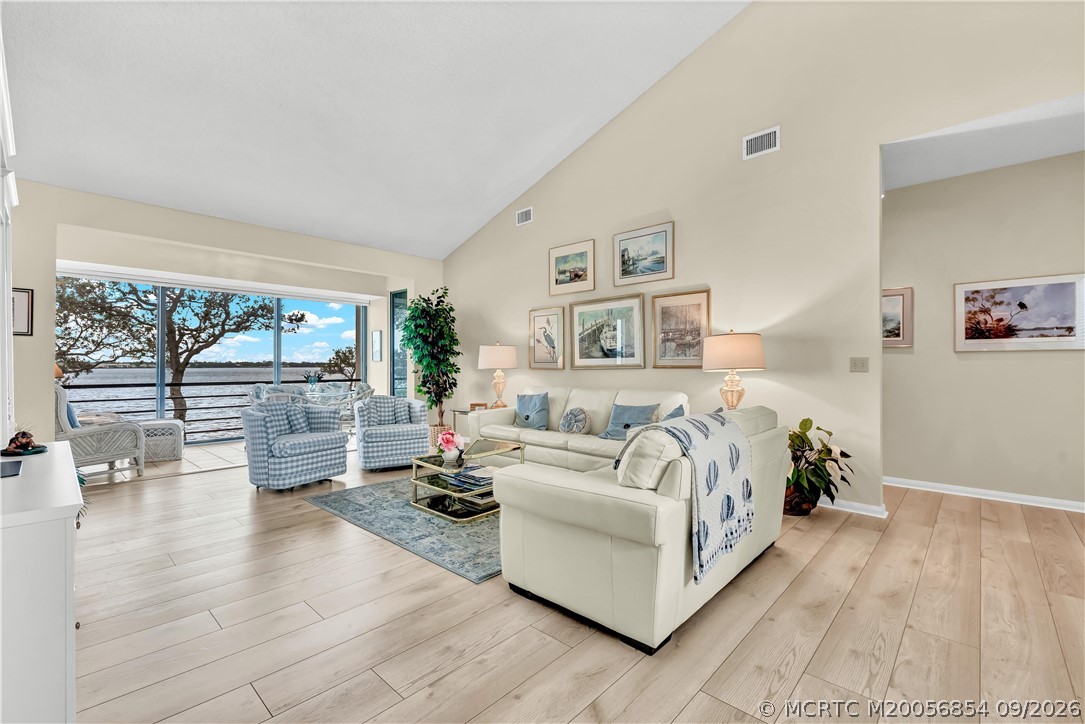 2560 NW Seagrass Drive 6B — photo