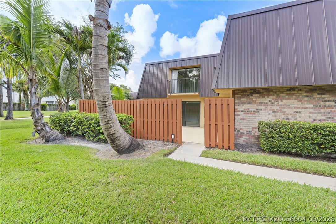 5726 SE Windsong Lane 324 — photo