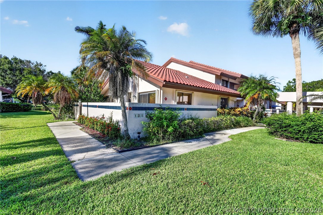 3430 SE Martinique Trace 101 — photo