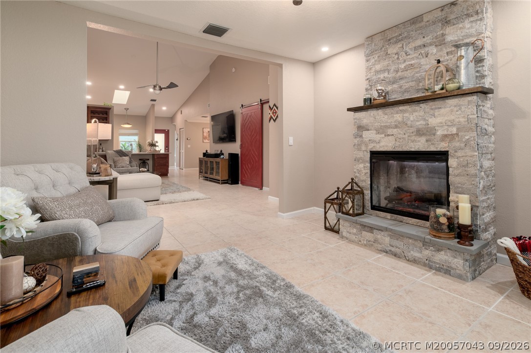 1499 SW Greens Pointe Way — photo