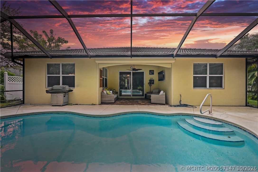 521 NE Abaca Way — photo