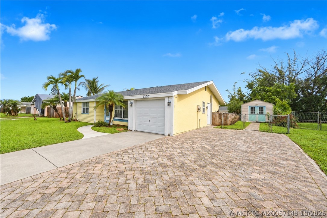 1357 SE Oakmont Lane SE — photo