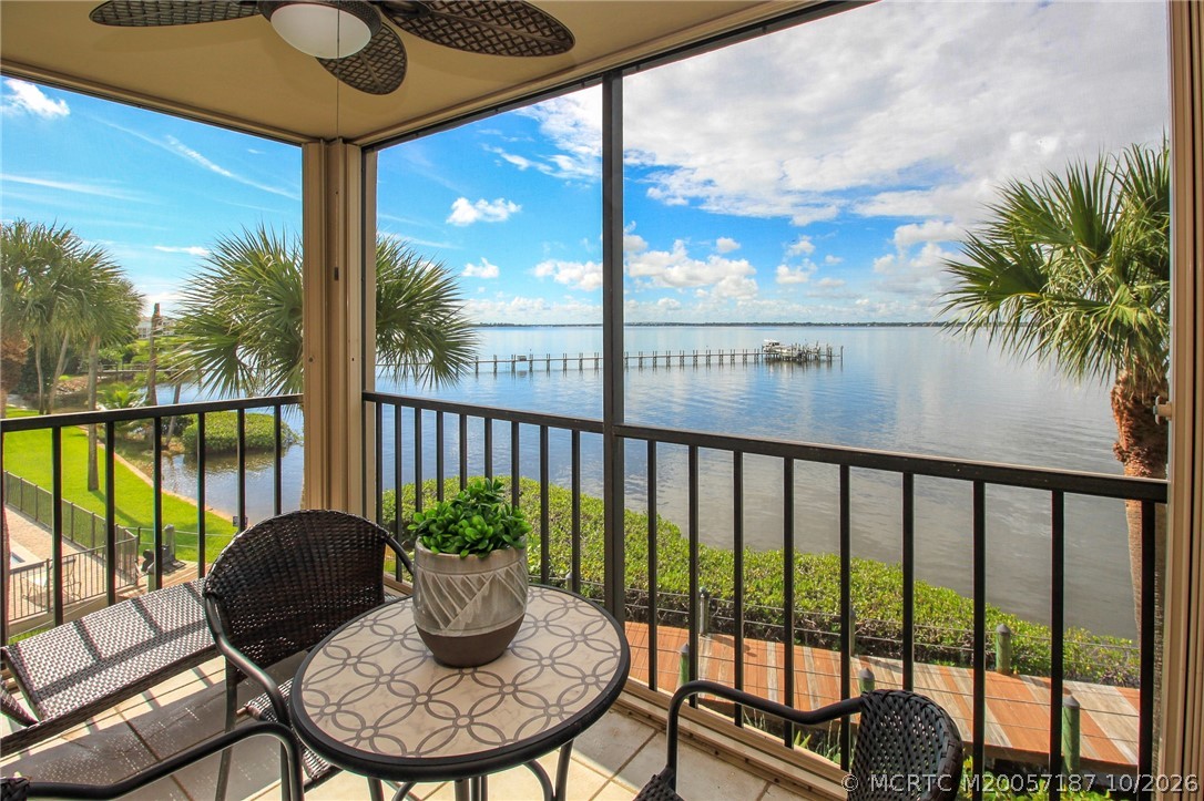 4680 NE Sandpebble Trace Unit 302 — photo