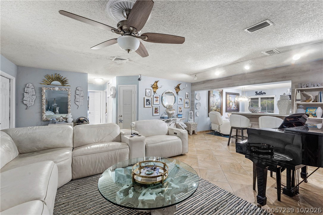 Home in North Palm Beach, FL 33408 — photo 3