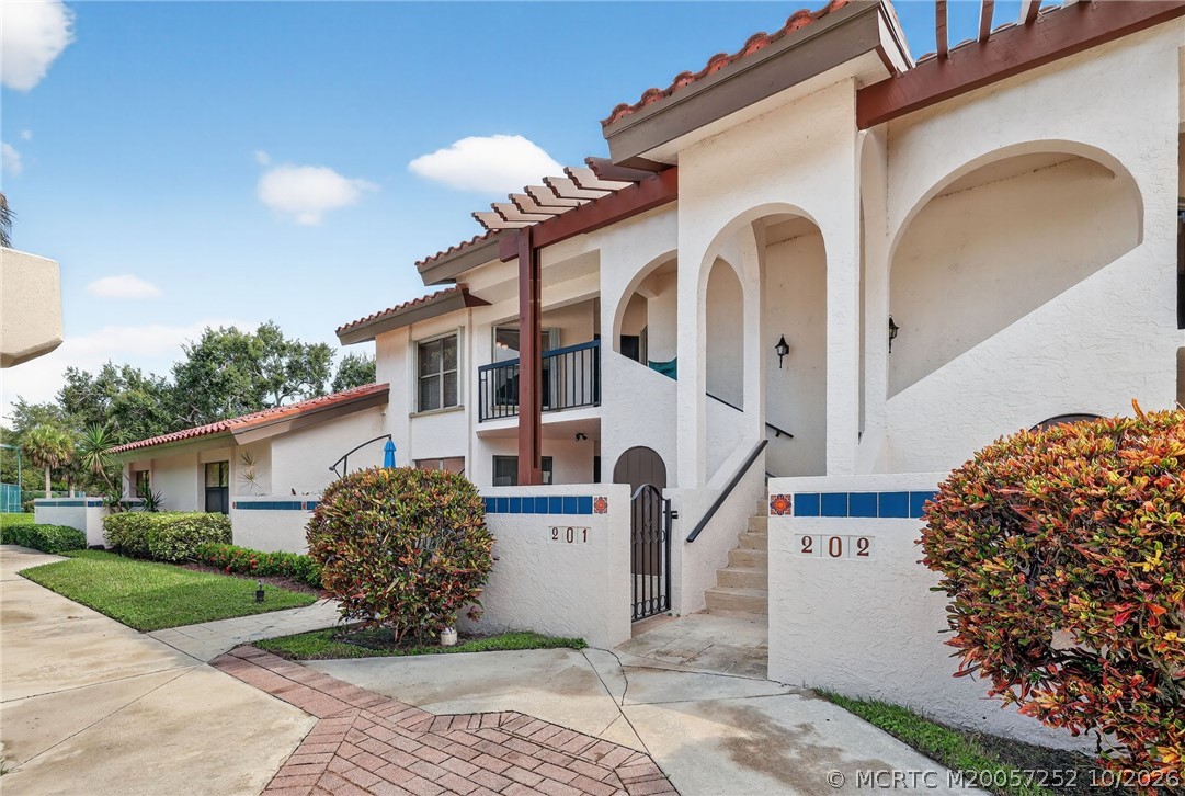 6110 SE MARTINIQUE DR — photo 2