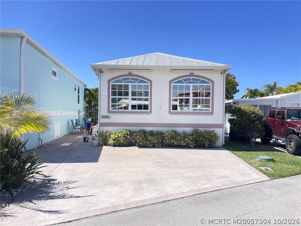 1352 Nettles Blvd — photo