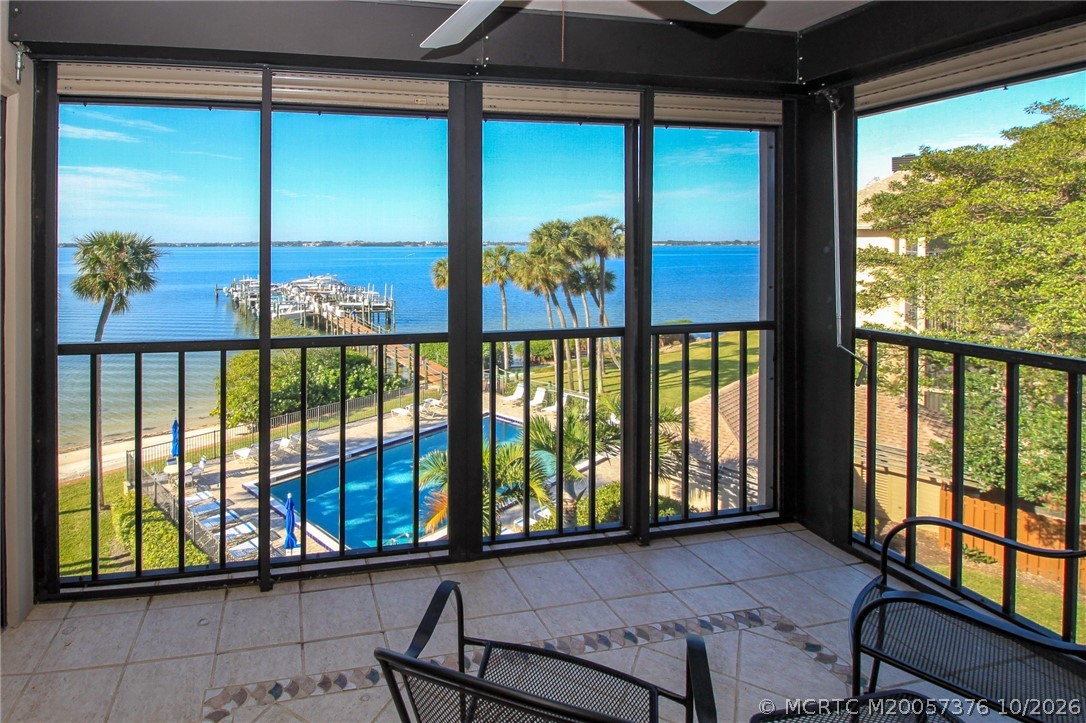 4540 NE Sandpebble Trace Unit 406 — photo