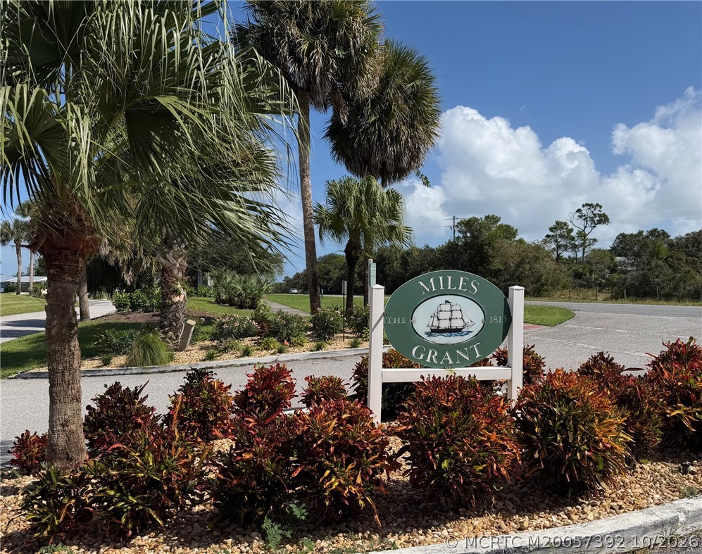 5463 SE Miles Grant Road Unit B201 — photo
