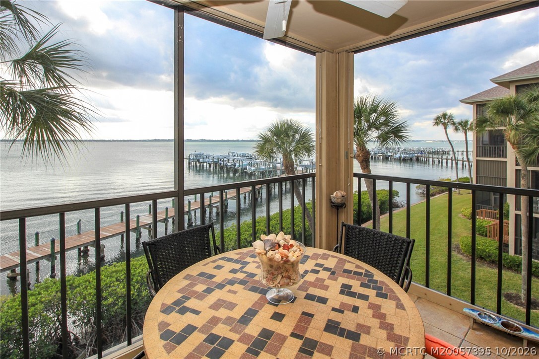 4680 NE Sandpebble Trace Unit 305 — photo